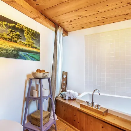 Gustl Apartment *